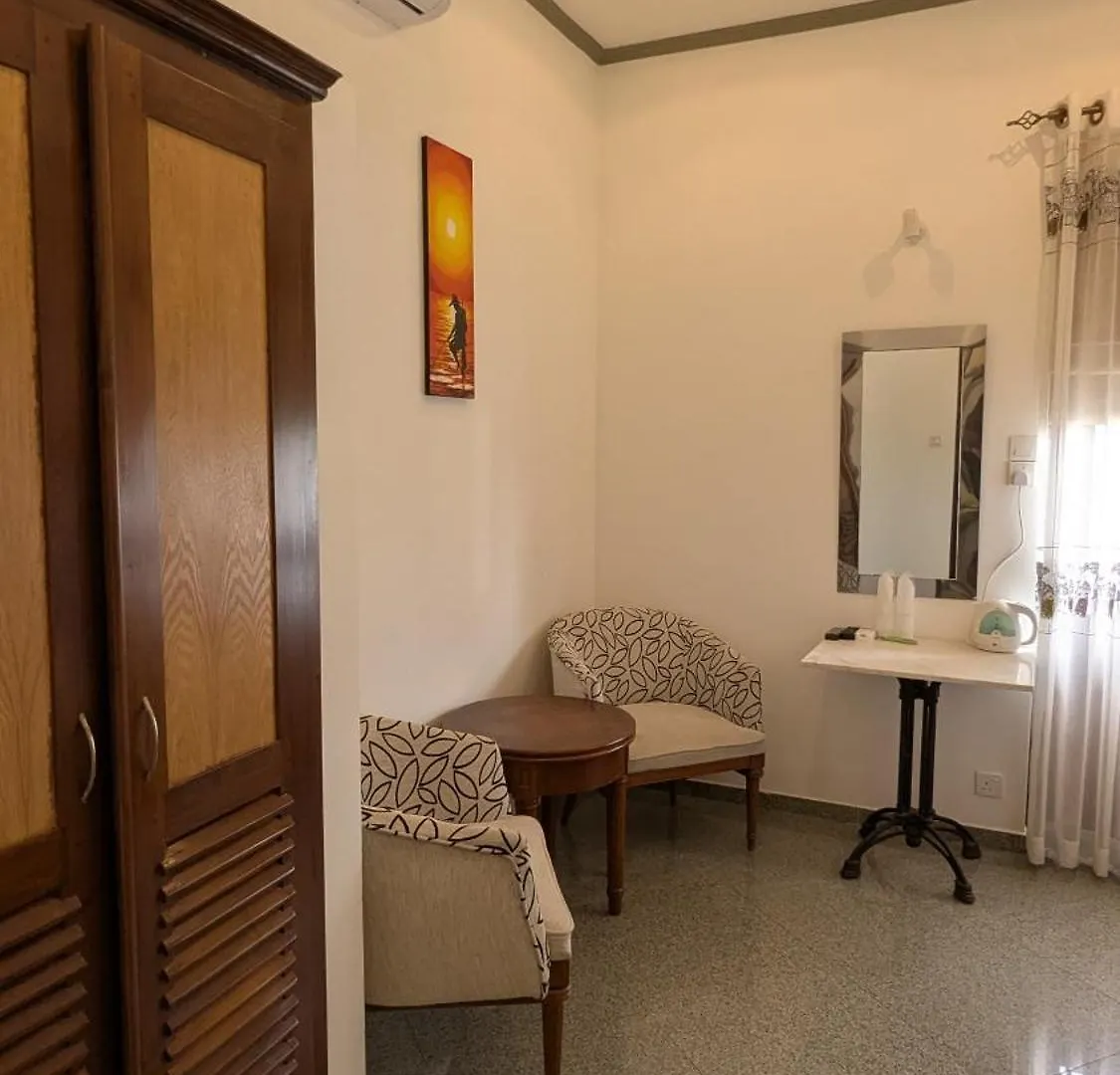 Suriya Arana Bed and Breakfast Negombo
