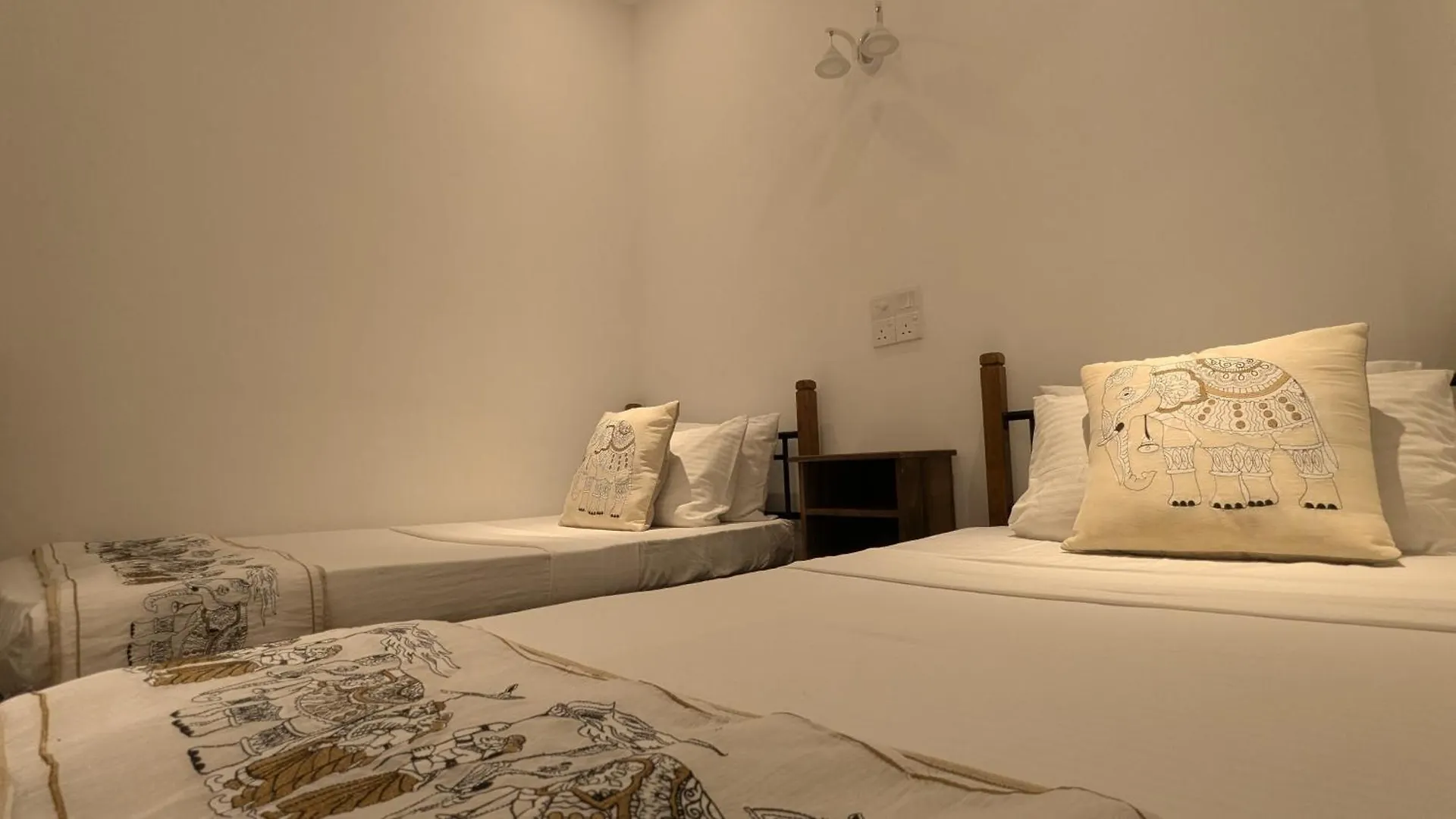Suriya Arana Bed and Breakfast Negombo