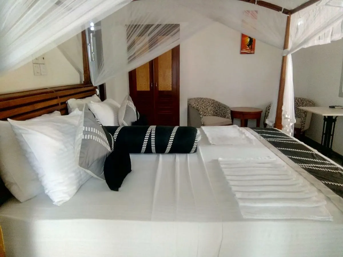 Suriya Arana Bed & Breakfast Negombo 2*,  Sri Lanka